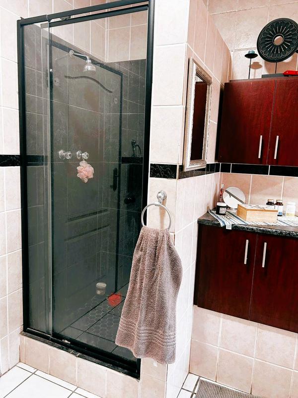 3 Bedroom Property for Sale in Mabille Park Western Cape